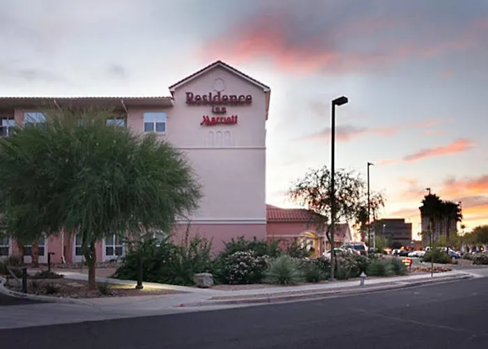 Hotel By Marriott Williams Centre 3*