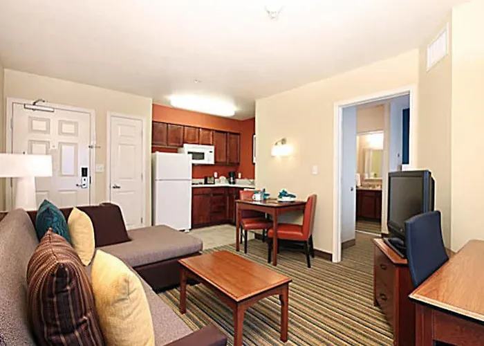 By Marriott Williams Centre Hotel