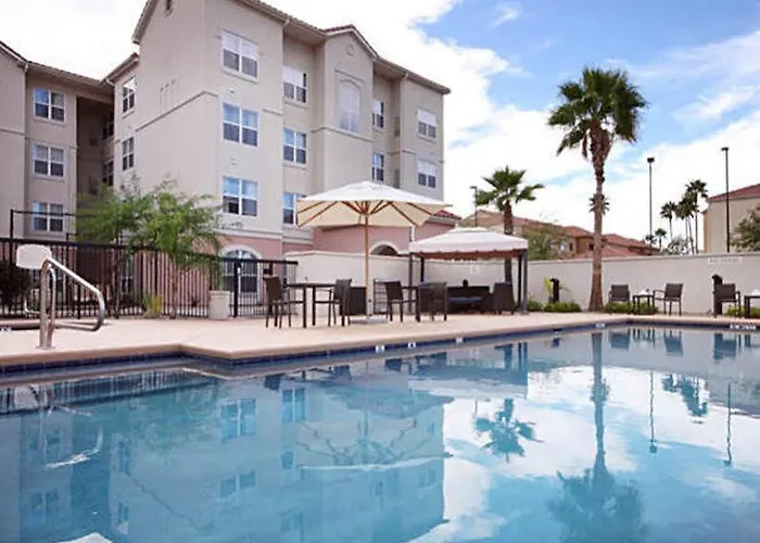 Hotel By Marriott Williams Centre 3*